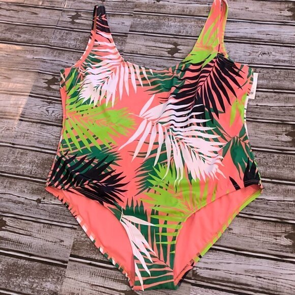 🔥🔥SALE🔥🔥City Streets One Piece Palm Print Swimwear NWT - Picture 2 of 5